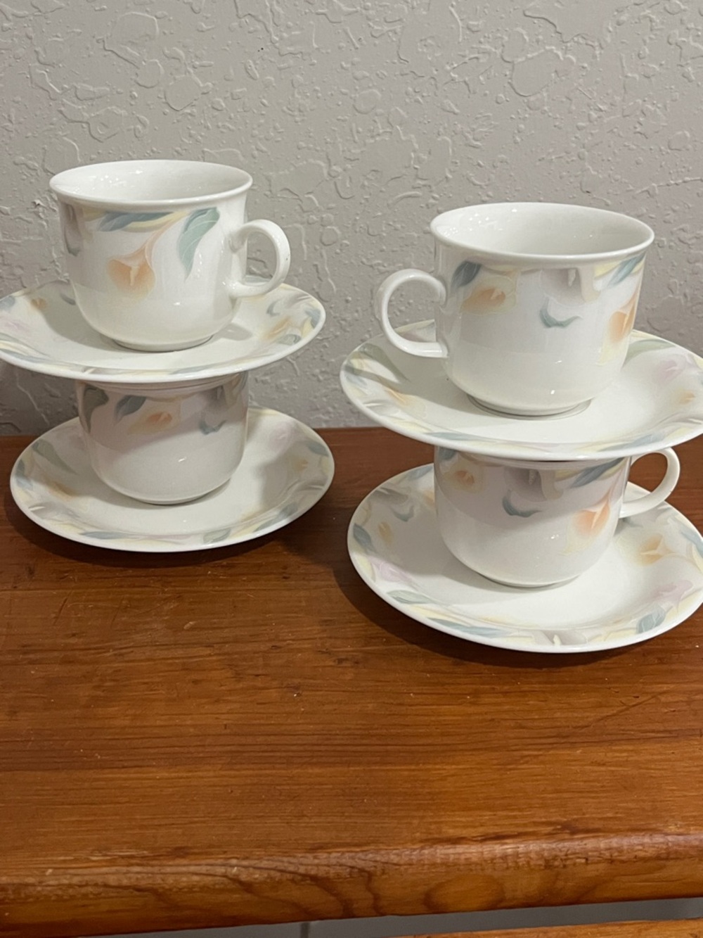 Vintage Japan Fine Porcelain Pastel Cala Lillies 4 Demi Tasse Cat Logo Bottom